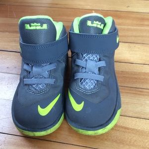 Nike boys high top sneakers